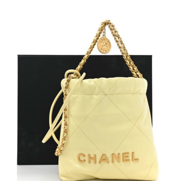 Chanel Handbag Authentic Brand new Great condition Yellow Tote - Picture 5 of 7